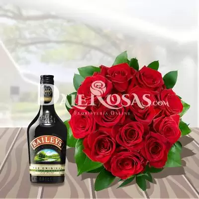 Bouquet de Rosas y Baileys - Rosas - Quieres sorprender a ese ser especial y no sabes como hacerlo? Envíale este espectacular ramillete de mano o bouquet de rosas y follajes verdes (sin base) acompañado de una Botella de Baileys de 375ml y déjalo sin palabras. Te recomendamos acompañar este diseño con globos, chocolates, peluches o vinos para hacer aún más especial tu detalle, en el siguiente paso de la compra puedes agregar a tu orden estos productos si lo deseas. - Dalerosas
